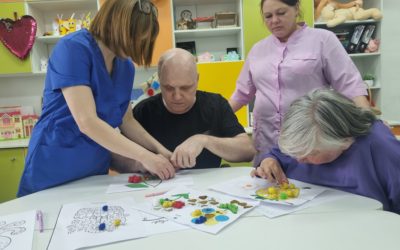Сегодня у нас прошло занятие с пушистыми помпонами.